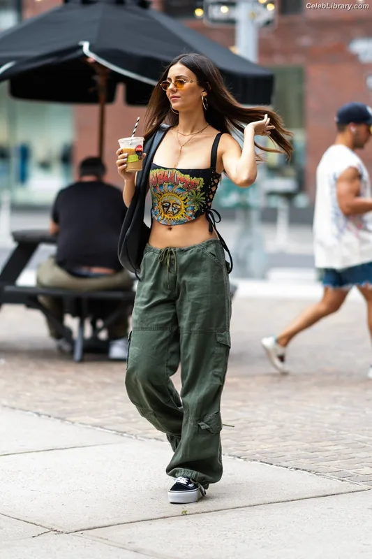 Victoria Justice photo 14 of 3442