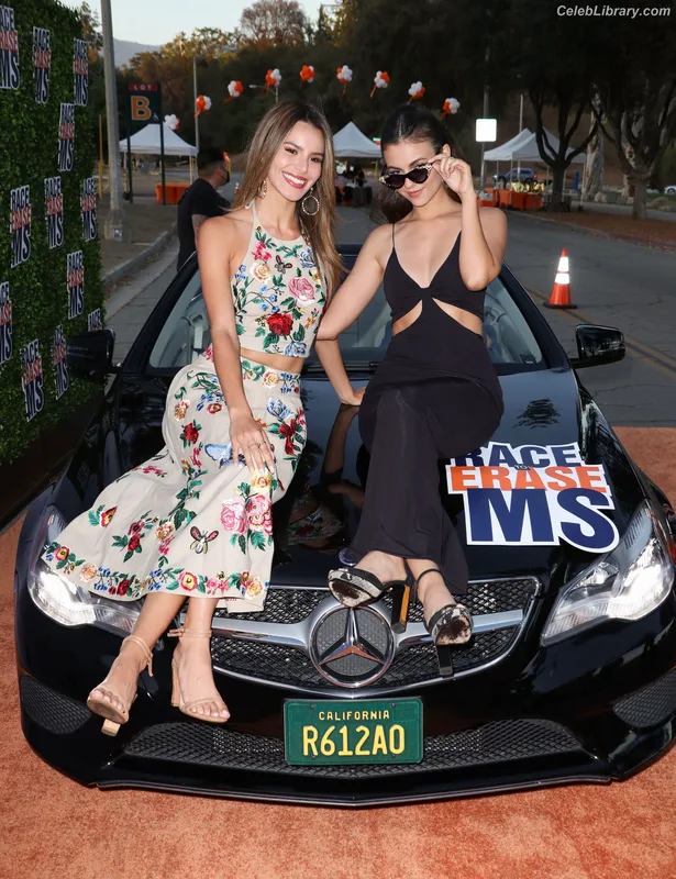 Victoria Justice photo 4 of 3442