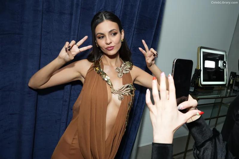 Victoria Justice photo 21 of 3442