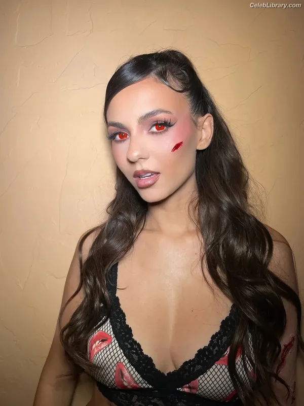 Victoria Justice photo 21 of 3442