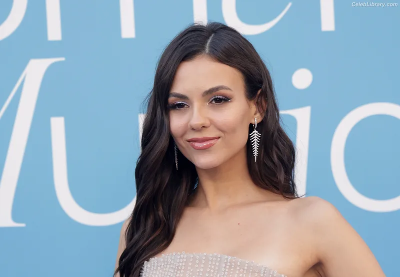 Victoria Justice photo 14 of 3442