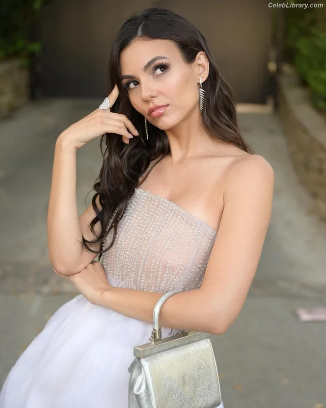 Victoria Justice photo 5 of 3442