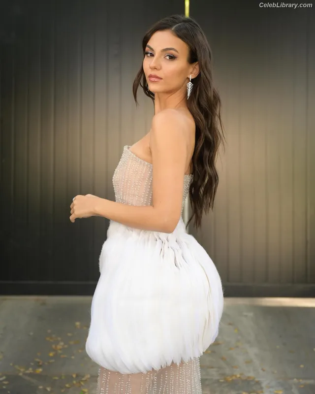 Victoria Justice photo 7 of 3442