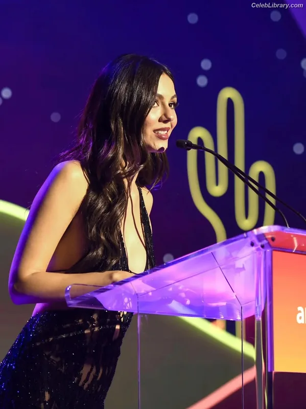 Victoria Justice photo 5 of 3442