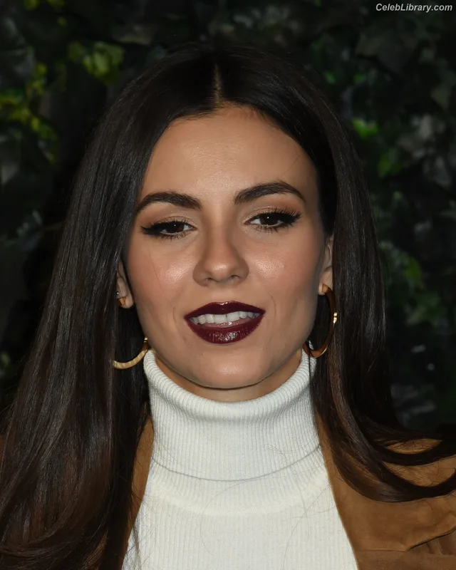 Victoria Justice photo 3 of 3442