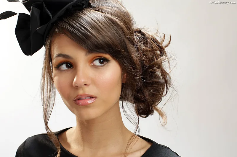 Victoria Justice photo 3 of 3442