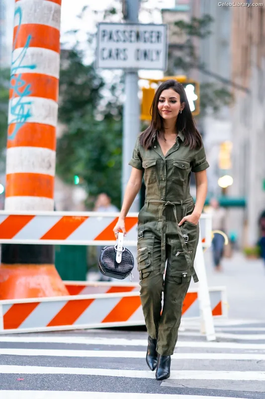 Victoria Justice photo 7 of 3442