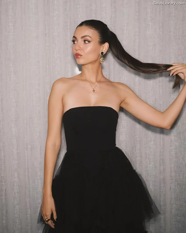 Victoria Justice photo 17 of 3442