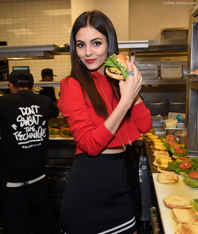Victoria Justice photo 6 of 3442