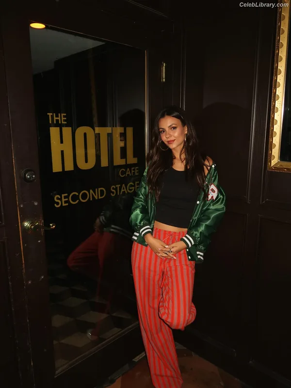 Victoria Justice photo 17 of 3442