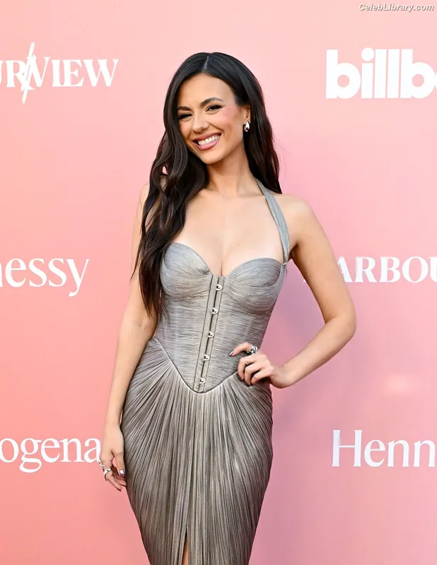 Victoria Justice photo 12 of 3442