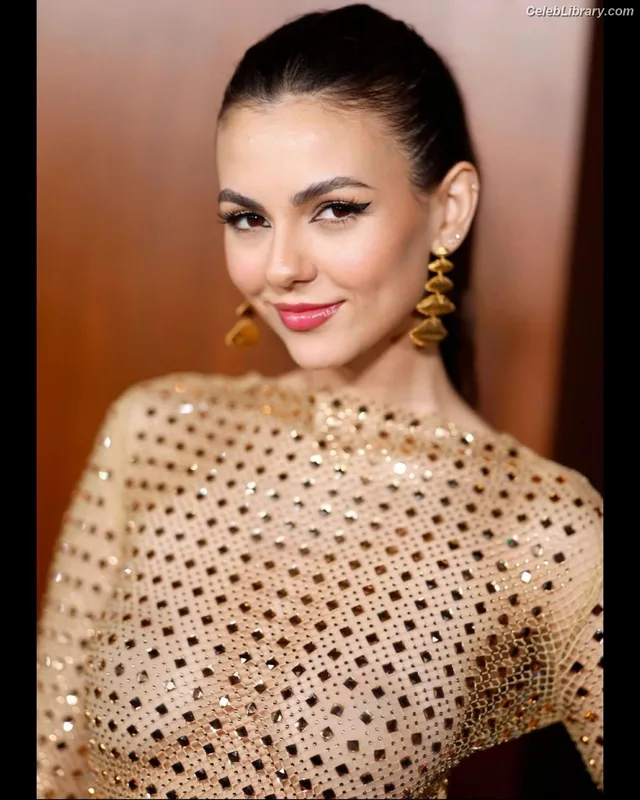 Victoria Justice photo 21 of 3442