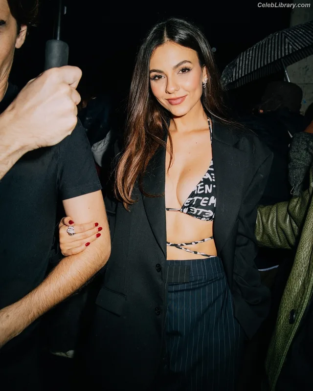 Victoria Justice photo 13 of 3442