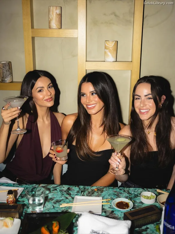 Victoria Justice photo 13 of 3442