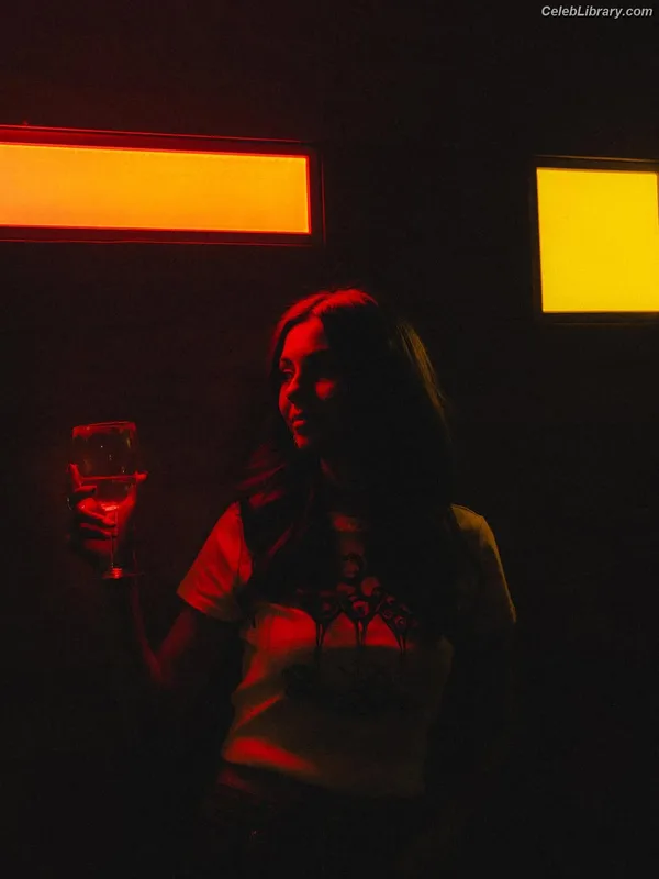 Victoria Justice photo 5 of 3442