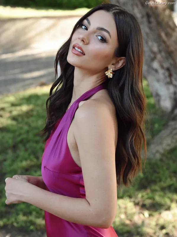 Victoria Justice photo 6 of 3442