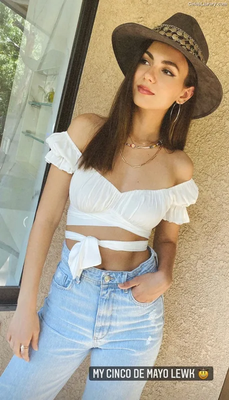 Victoria Justice photo 3 of 3442