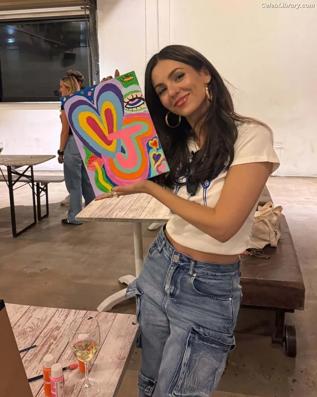 Victoria Justice photo 13 of 3442