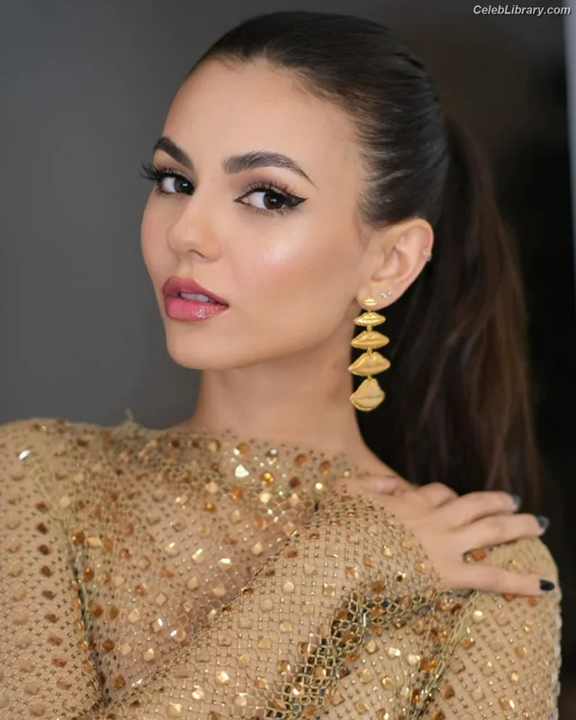 Victoria Justice photo 15 of 3442