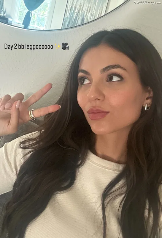 Victoria Justice photo 16 of 3442