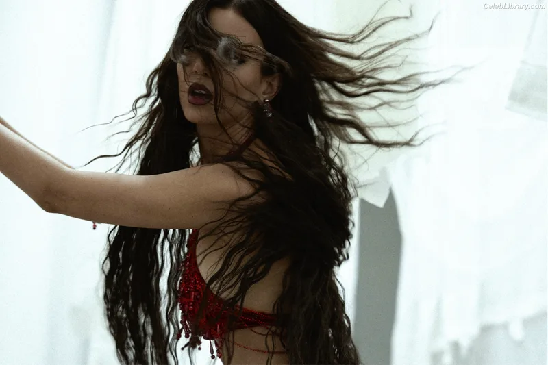 Victoria Justice photo 8 of 3442