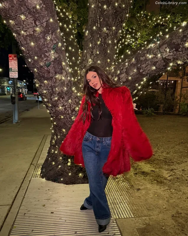 Victoria Justice photo 11 of 3442