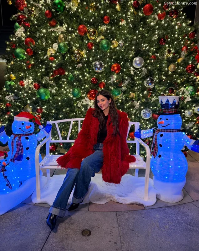 Victoria Justice photo 13 of 3442