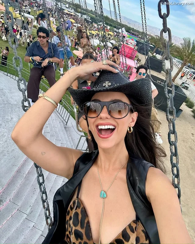 Victoria Justice photo 18 of 3442