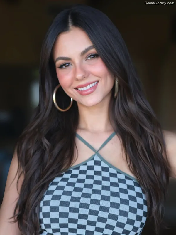 Victoria Justice photo 23 of 3442