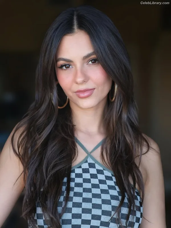 Victoria Justice photo 24 of 3442
