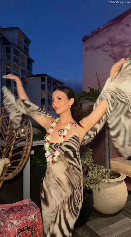 Victoria Justice photo 9 of 3442