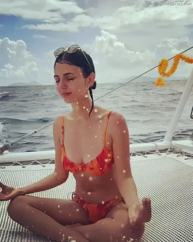 Victoria Justice photo 13 of 3442