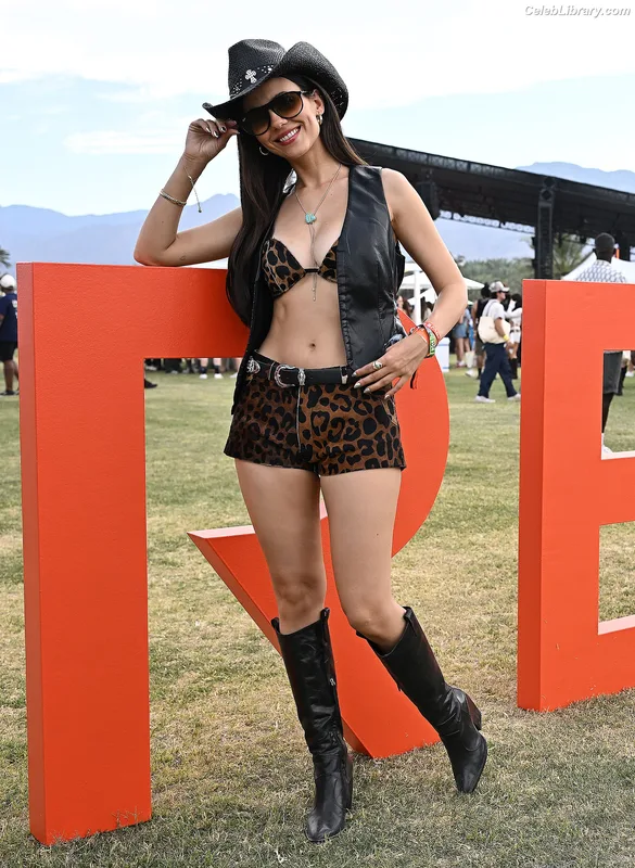 Victoria Justice photo 12 of 3442