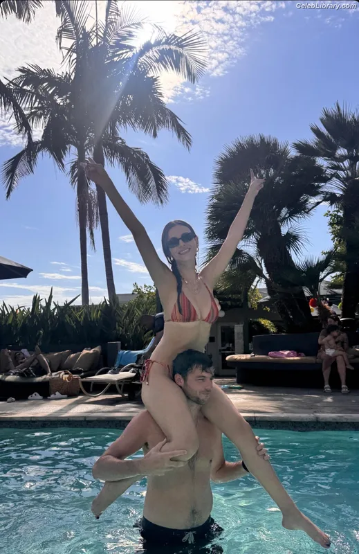 Victoria Justice photo 7 of 3442