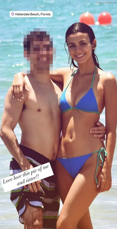Victoria Justice photo 4 of 3442