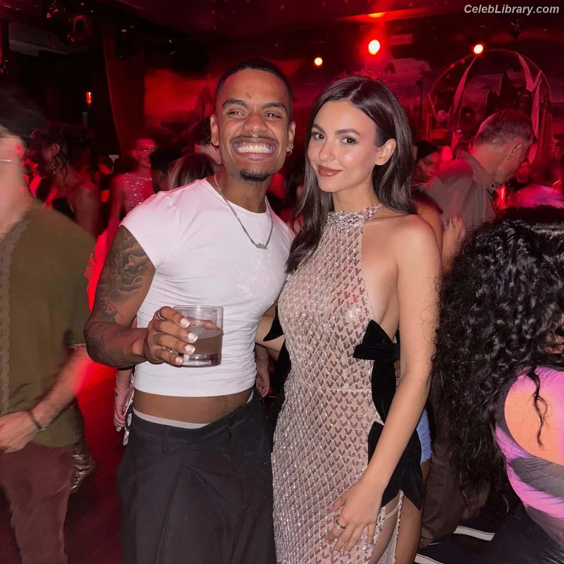 Victoria Justice photo 16 of 3442