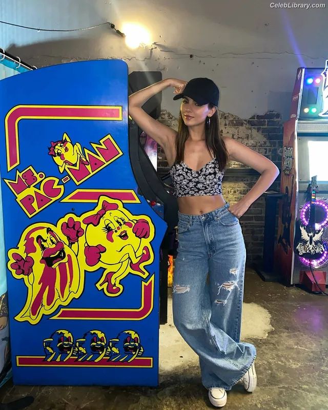 Victoria Justice photo 5 of 3442