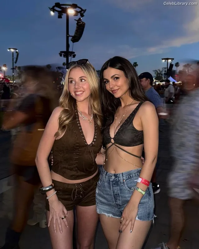 Victoria Justice photo 24 of 3442