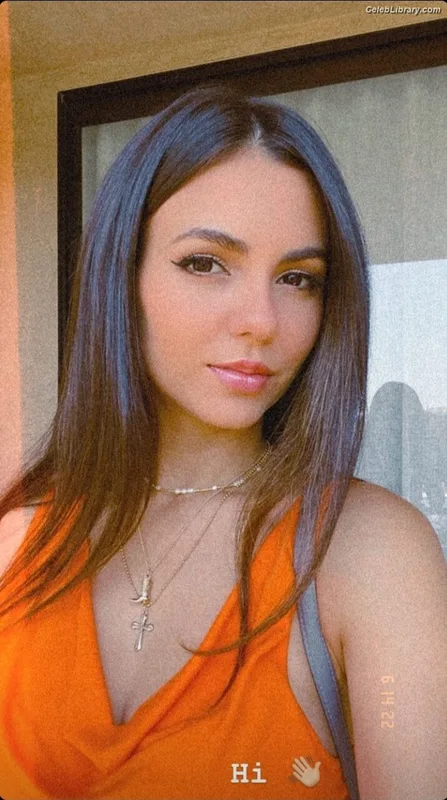 Victoria Justice photo 13 of 3442