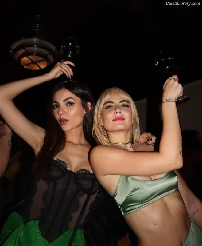 Victoria Justice photo 11 of 3442