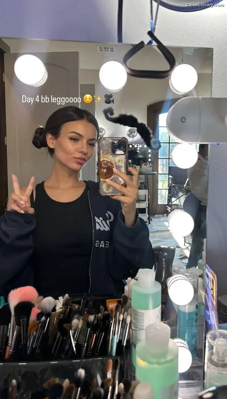 Victoria Justice photo 15 of 3442