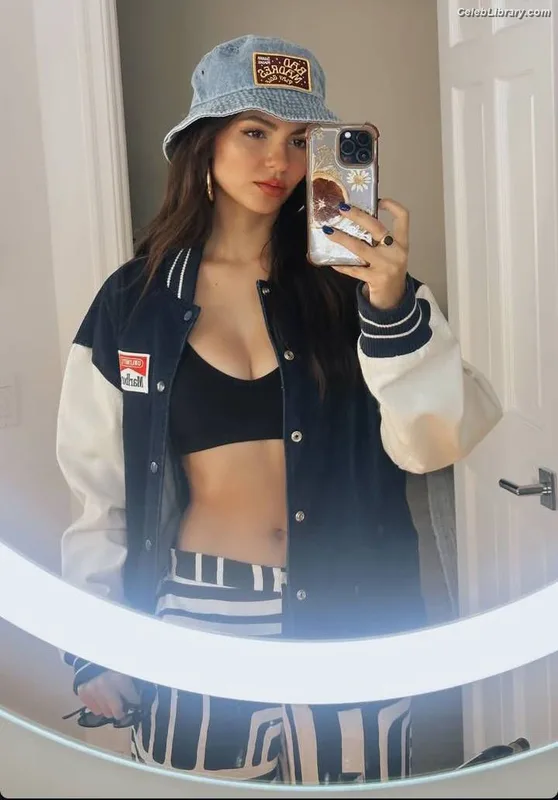 Victoria Justice photo 17 of 3442