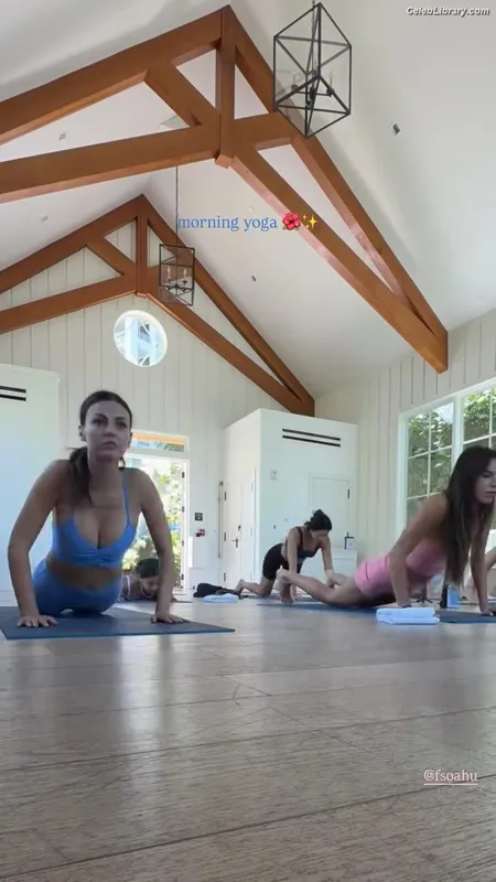 Victoria Justice photo 7 of 3442