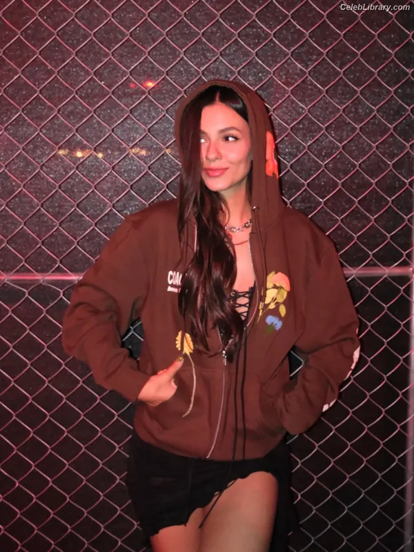 Victoria Justice photo 4 of 3442
