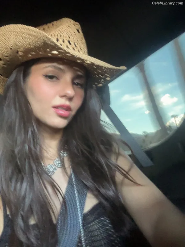 Victoria Justice photo 5 of 3442