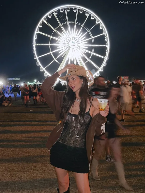 Victoria Justice photo 6 of 3442
