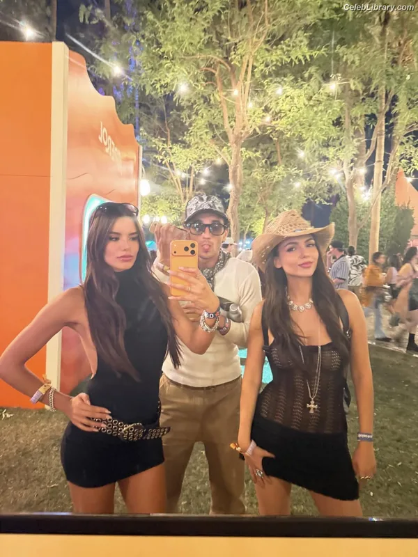 Victoria Justice photo 8 of 3442