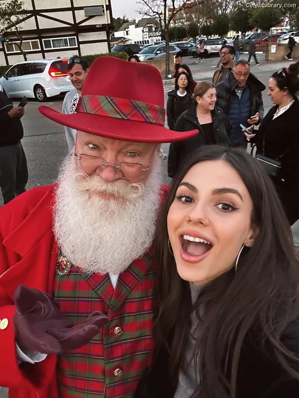 Victoria Justice photo 12 of 3442