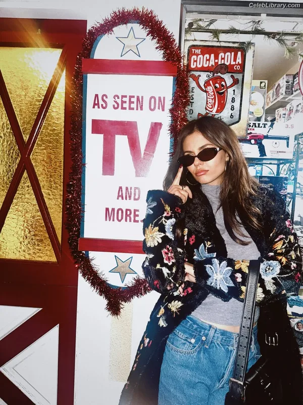 Victoria Justice photo 17 of 3442