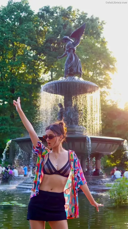 Victoria Justice photo 11 of 3442